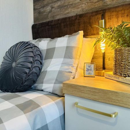 The Hideaway Villa Скарбъро Екстериор снимка