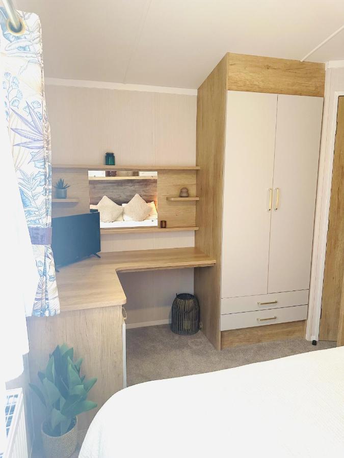 The Hideaway Villa Скарбъро Екстериор снимка
