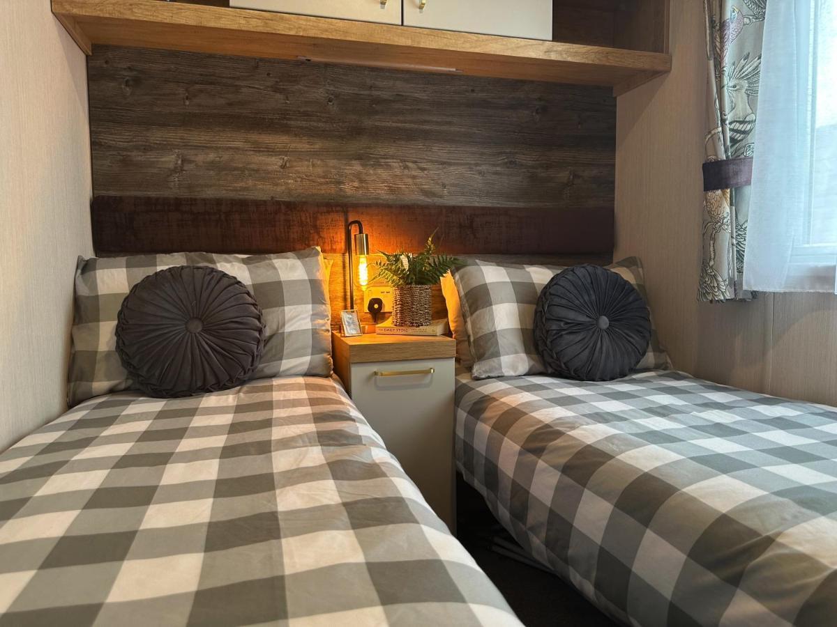 The Hideaway Villa Скарбъро Екстериор снимка