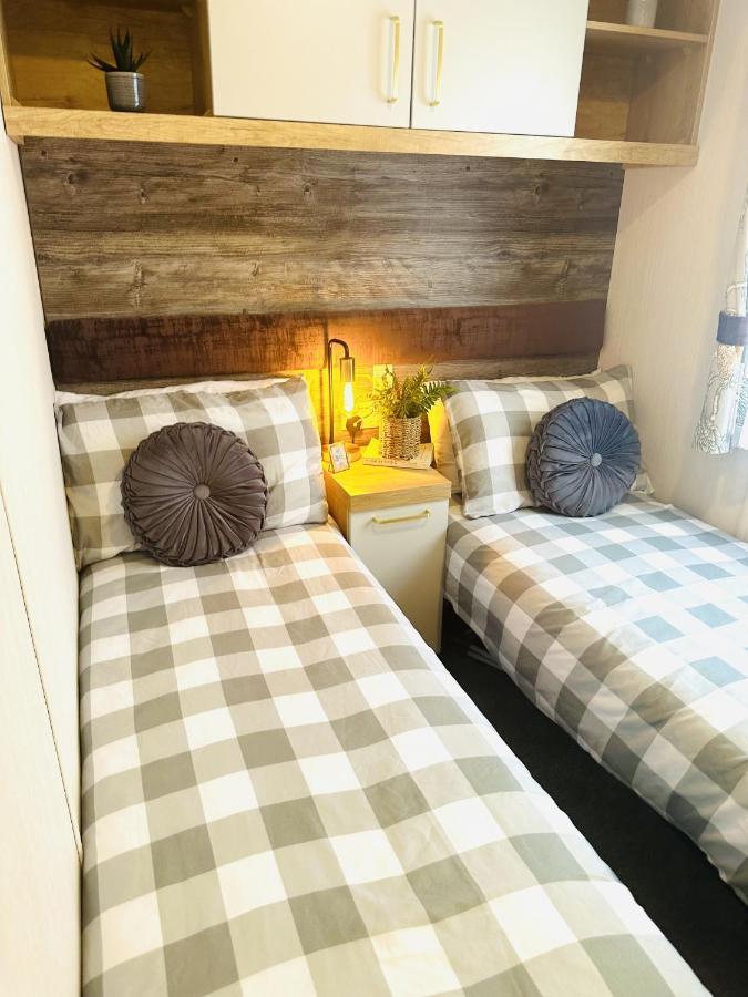 The Hideaway Villa Скарбъро Екстериор снимка