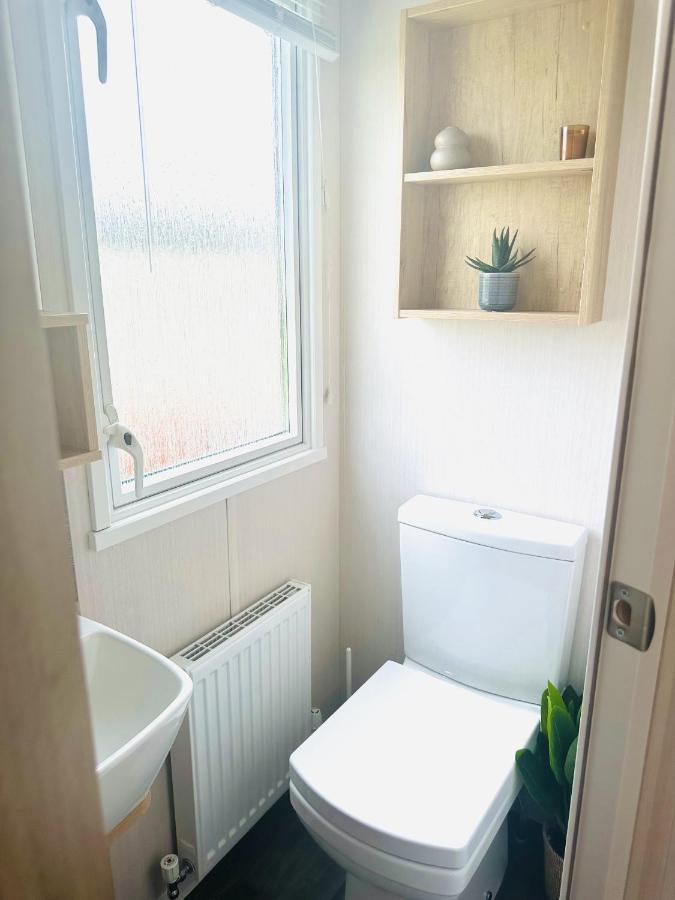 The Hideaway Villa Скарбъро Екстериор снимка