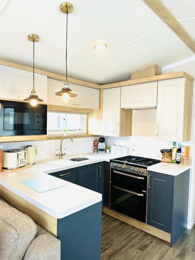 The Hideaway Villa Скарбъро Екстериор снимка