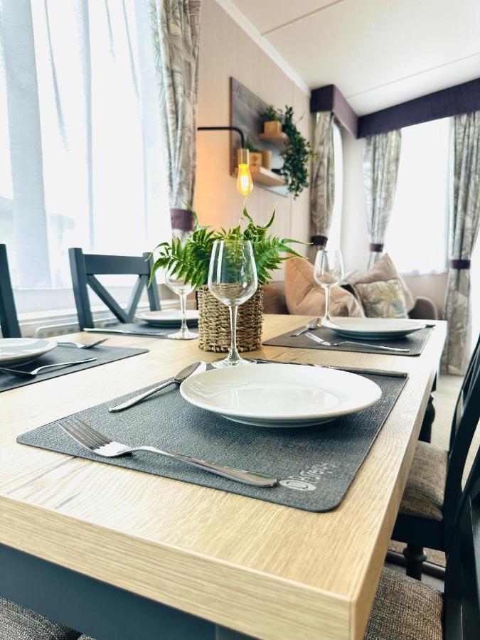 The Hideaway Villa Скарбъро Екстериор снимка