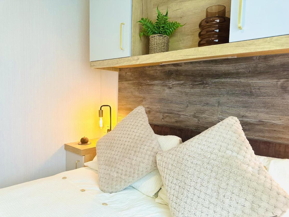 The Hideaway Villa Скарбъро Екстериор снимка