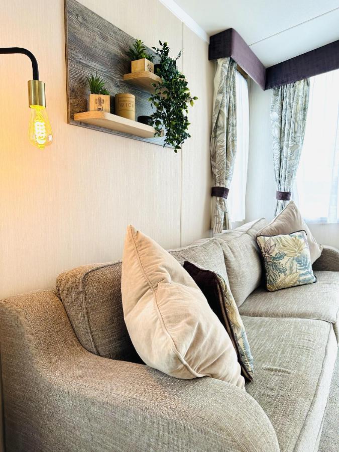 The Hideaway Villa Скарбъро Екстериор снимка