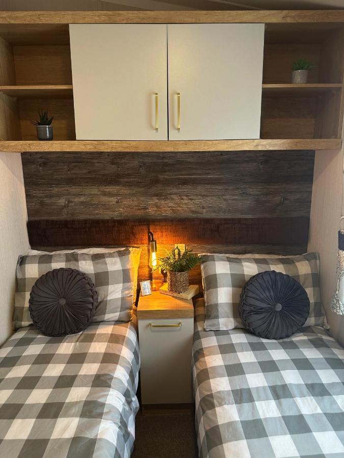 The Hideaway Villa Скарбъро Екстериор снимка